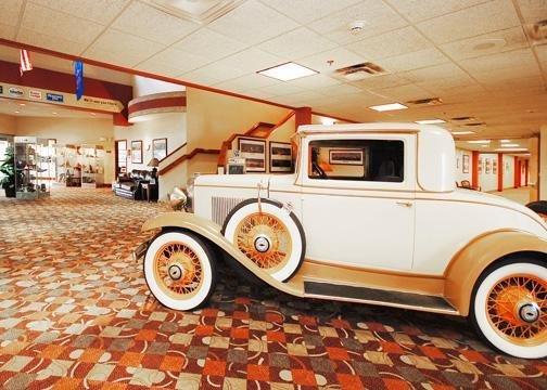 Hotel Sleep & Conference Center And Water Park Minot