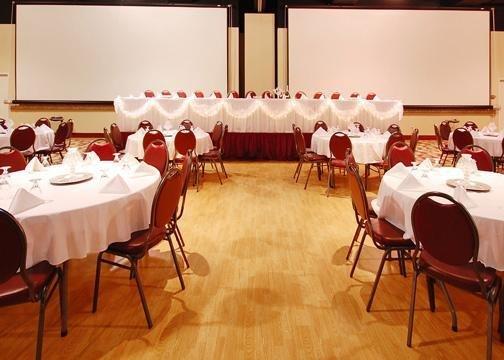 Hotel Sleep & Conference Center And Water Park